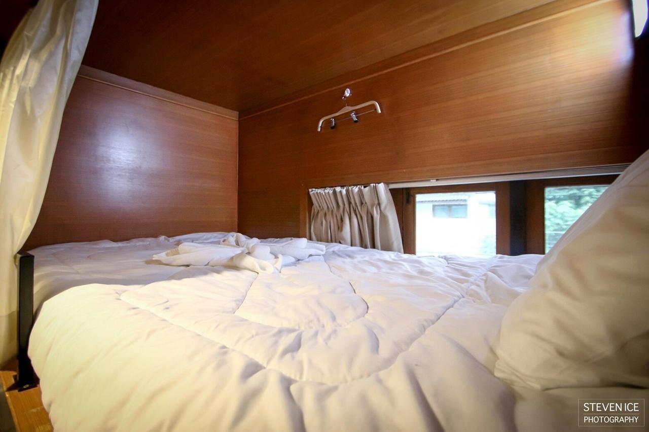 Хостел One Night Zleep At Nimman Чиангмай Экстерьер фото