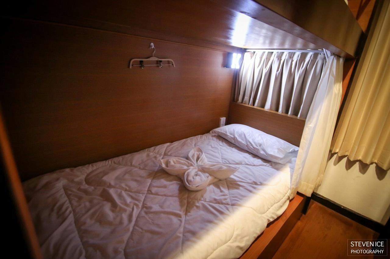 Хостел One Night Zleep At Nimman Чиангмай Экстерьер фото
