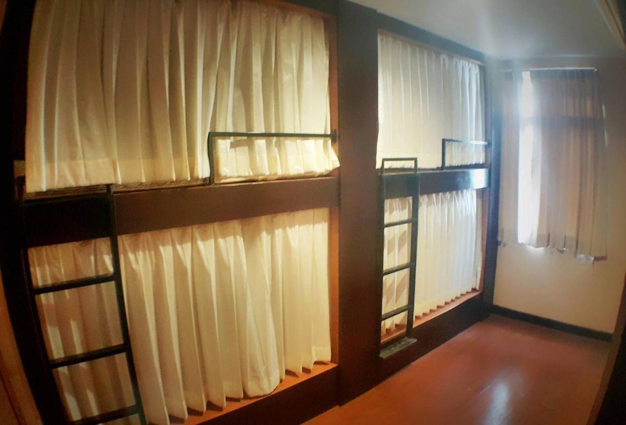 Хостел One Night Zleep At Nimman Чиангмай Экстерьер фото